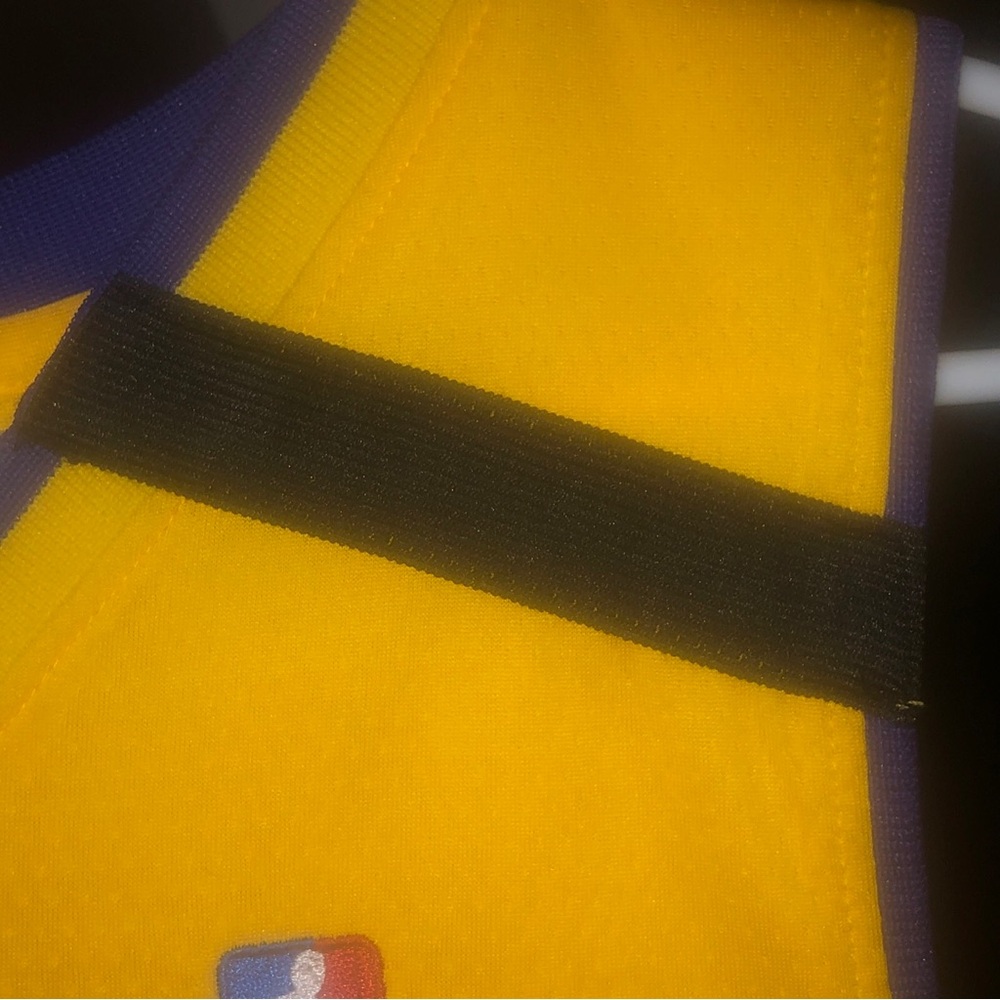 KOBE BRYANT LEGENDARY ICON 1999-2000 ROOKIE JERSEY #8 & SHOES #8 & FITTED